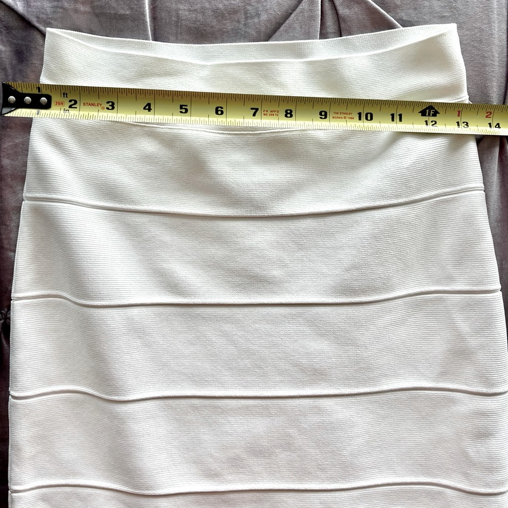 Women White BCBG Maxazaria Bodycon skirt